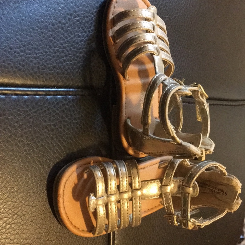Size 5 cat and jack gladiator
